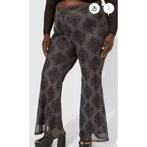 NWT Torrid Nightfall Skull Web Pants - Size 2